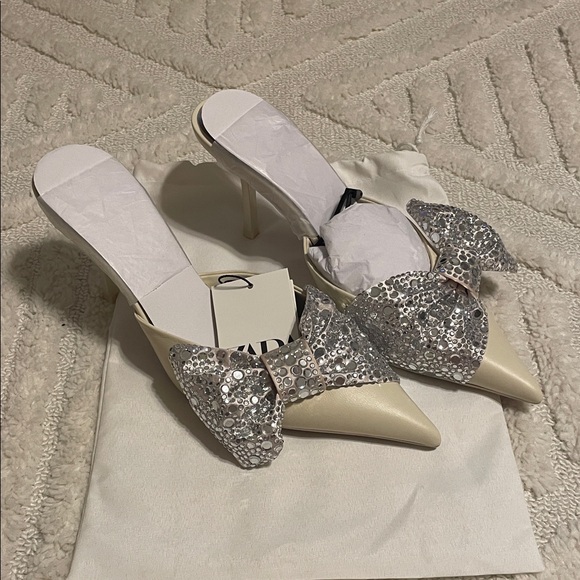 Zara Cream Heels with Silver Sparkle Bow - Picture 4 of 6